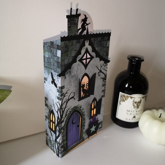 witch house pop up halloween card